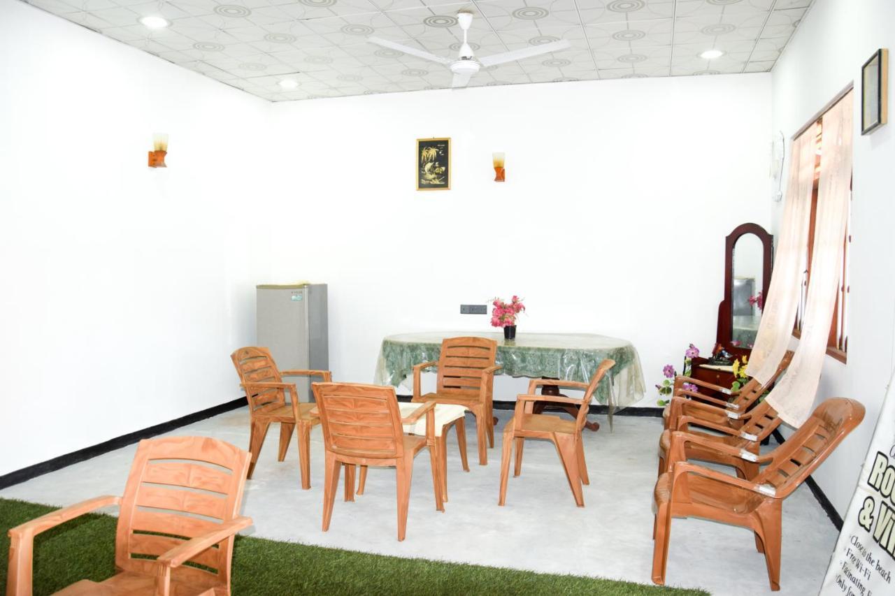 Tharaka Homestay Уелигама Екстериор снимка